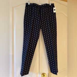 GAP Blue and White pant with Distinctive Polka Dot Pattern
Size 6
Slim